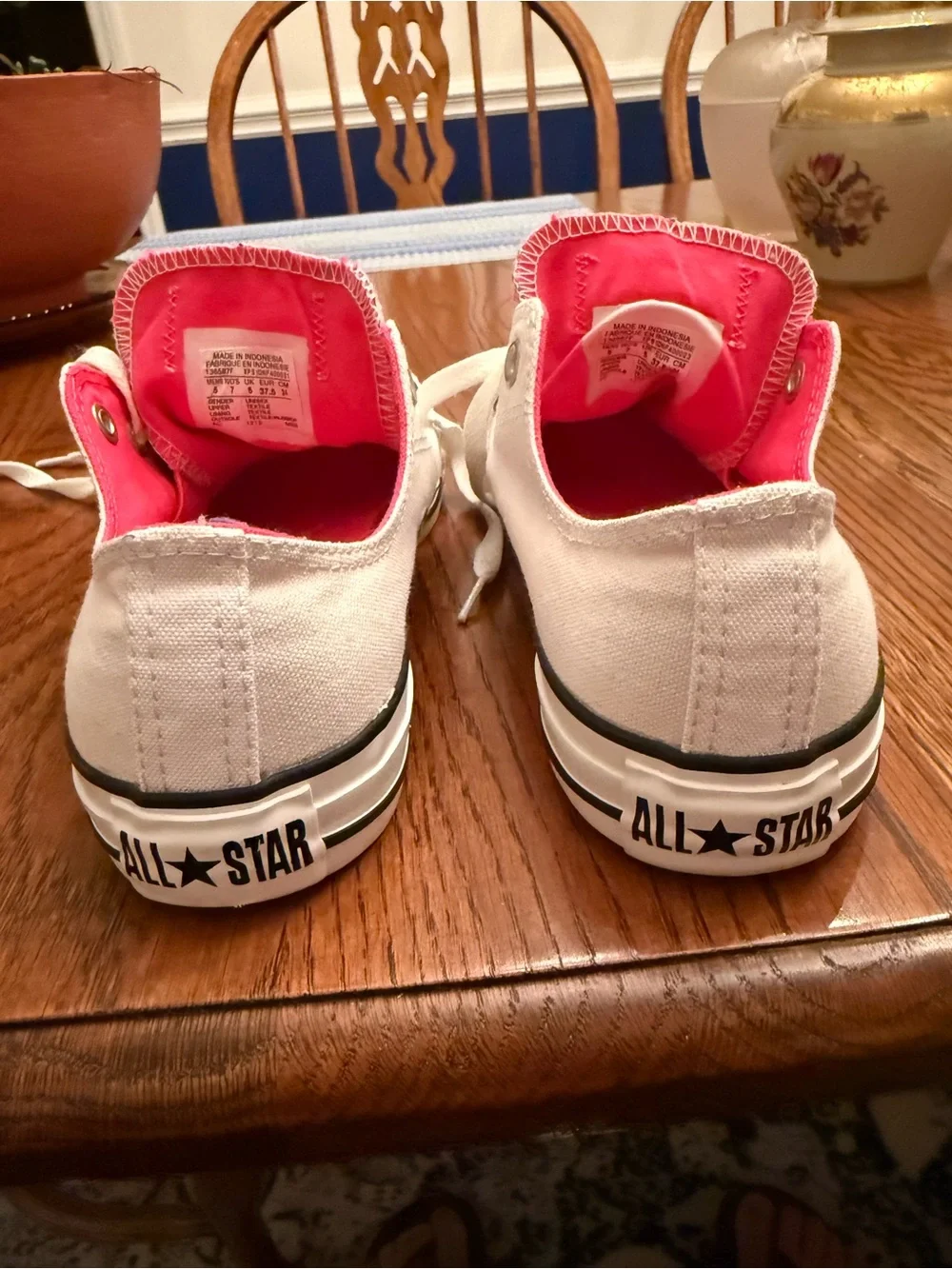 Classic Low-Top Canvas Sneakers in White and Pink
